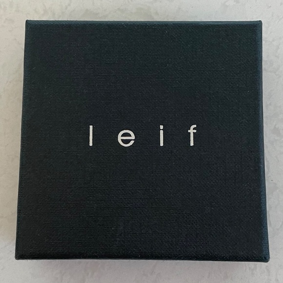 Silver 2 sided Compact Mirror by leif - Picture 5 of 5